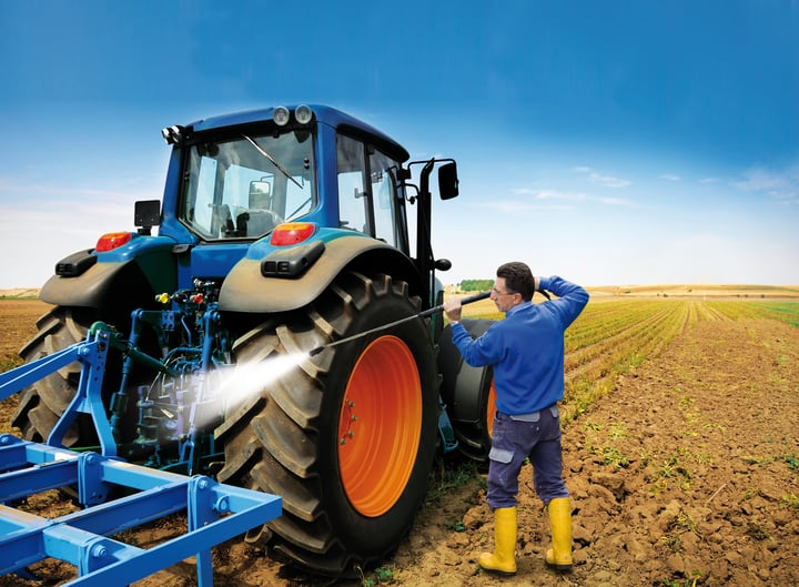 THE PRESSURE WASHER FOR THE FARM: A GUARANTEE OF CLEANING AND SPEED